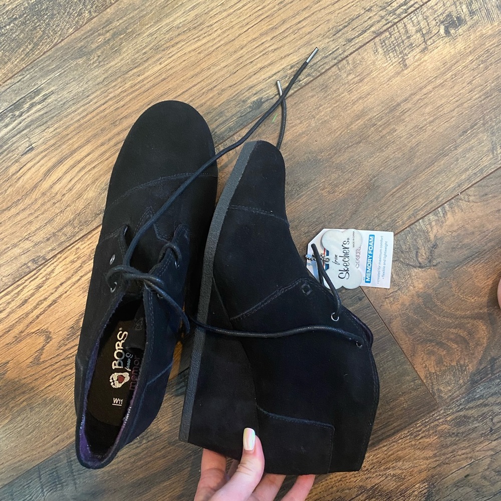 NEW W/ TAGS* womens bobs size 11 velvet wedges